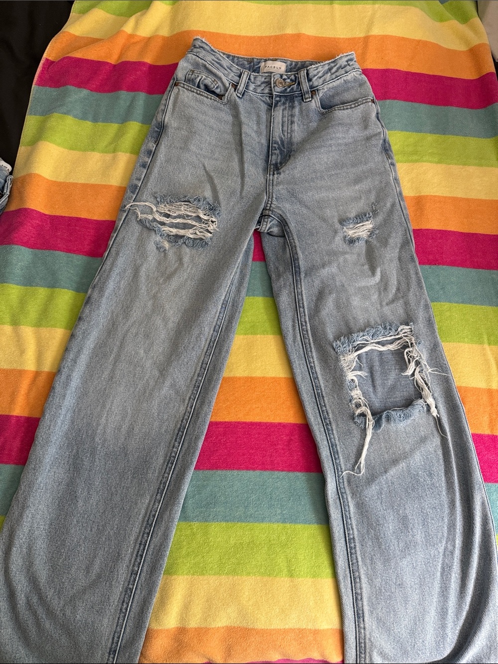 PacSun Light Wash Ripped Straight Leg Jeans